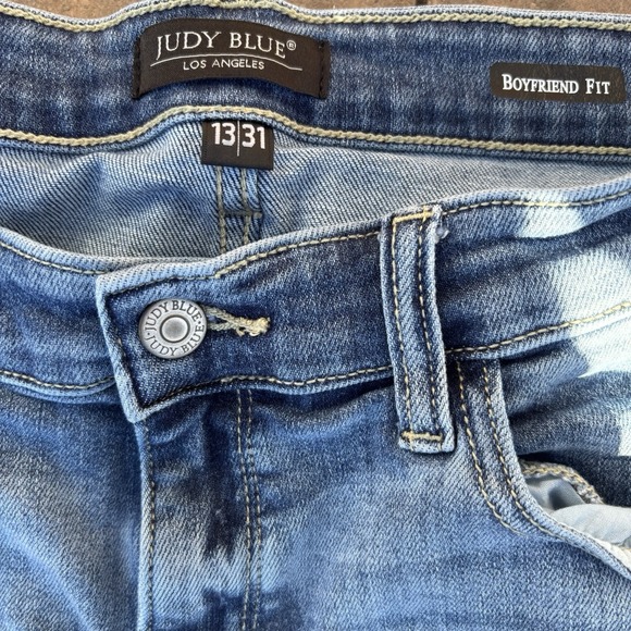 Judy Blue‎ Women's Boyfriend Fit Blue Jeans Size 13/31 X26 Raw Hem Mid Rise - Picture 3 of 9